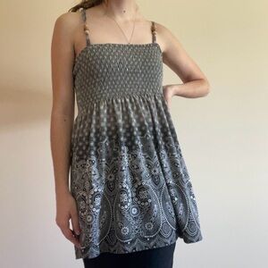 Next Era Black & White Patterned Smocked Top Large